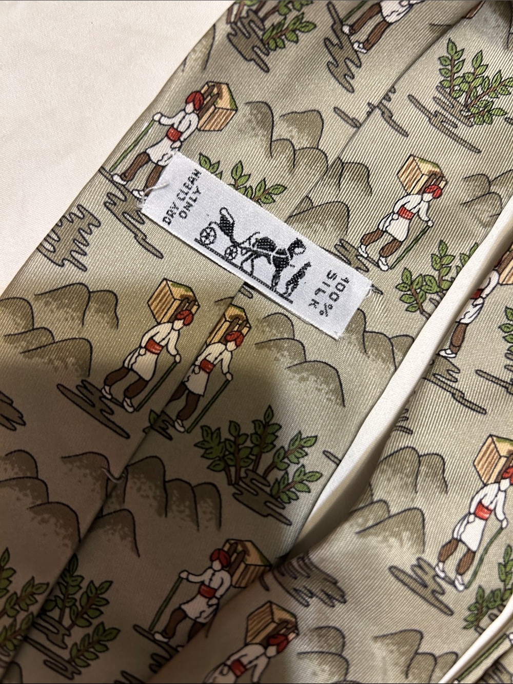 Hermes Beige Scenic Print Silk Tie with Green and Brown Accents - Picture 5 of 8